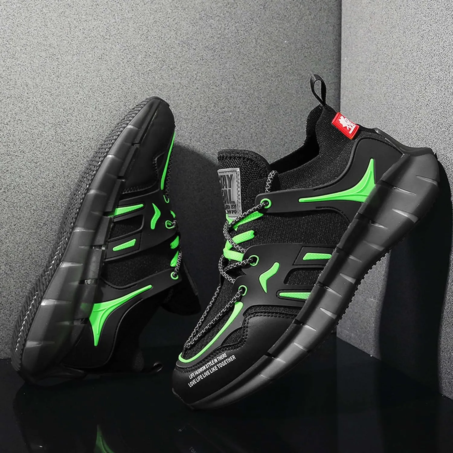 Men's Running Shoes Tennis Sneakers Breathable Lightweight Sports Walking Shoes Non-Slip Comfortable Gym Sports Jogging Shoes Outdoor Fashion Casual Shoes